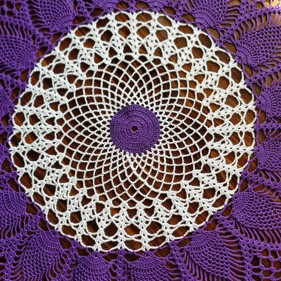 Vintage Style New Hand Crafted Cluster Pineapple Doily, Purple & White, 25 1/2" - Picture 5 of 5
